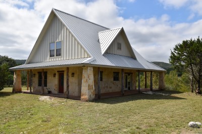 The Peach Tree - Foxfire Cabins, Texas Hill Country Cabins on the Sabinal River. Biker friendly, Family Oriented, Pet Friendly